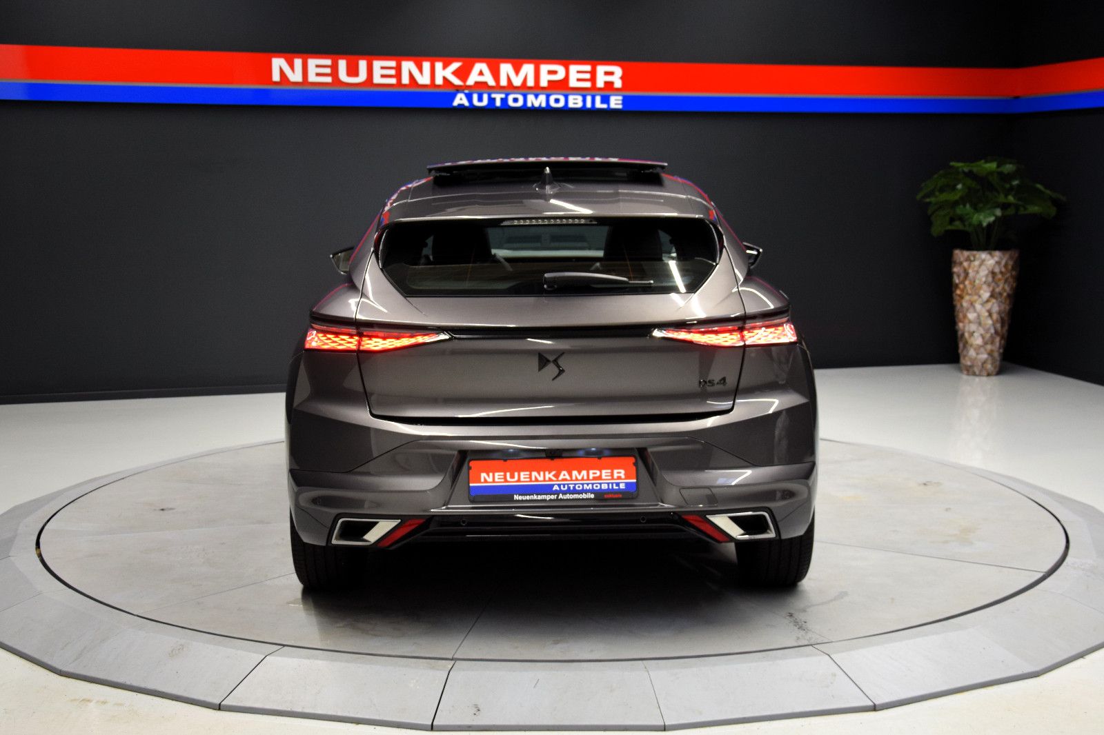Fahrzeugabbildung DS Automobiles DS4 Performance Line Pano Sitzheizung