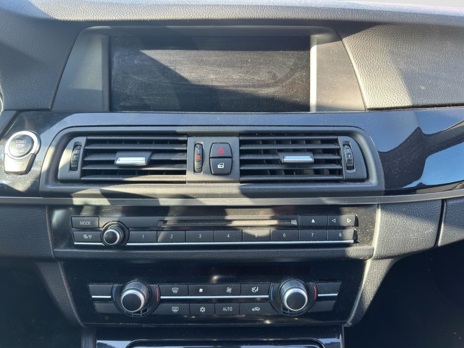 Fahrzeugabbildung BMW 520 i/MOTORSCHADEN/Navi/Klima/