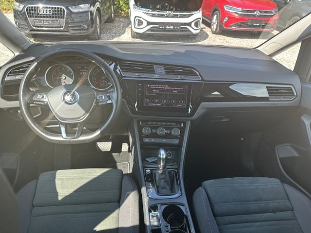 Fahrzeugabbildung Volkswagen Touran 1.5 TSI HIGHLINE NAVI KEYLESS AHK APP-CON