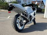 Suzuki GSX-R 600 - SUZUKI GSX R 600