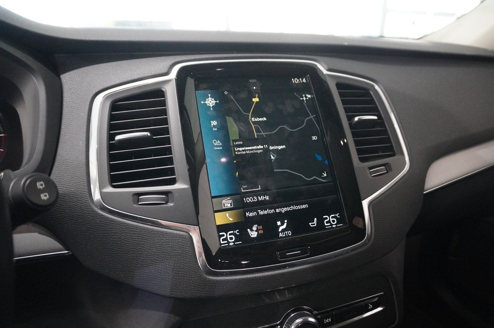 Fahrzeugabbildung Volvo XC 90 B5 D MOMENTUM PRO NAVI/LED/VIRTU/LEDER/AHK