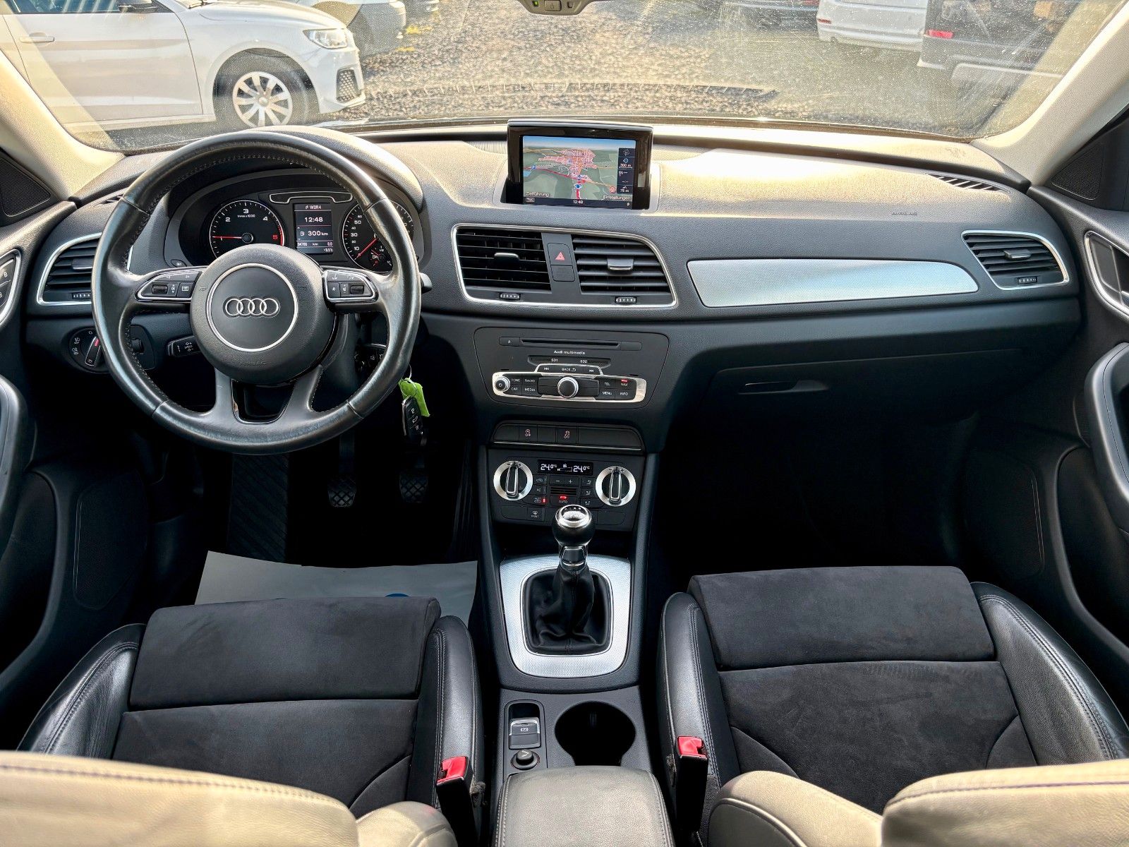 Fahrzeugabbildung Audi Q3 2.0 TDI Navi Xenon Alcantara/Leder SPORTSITZE