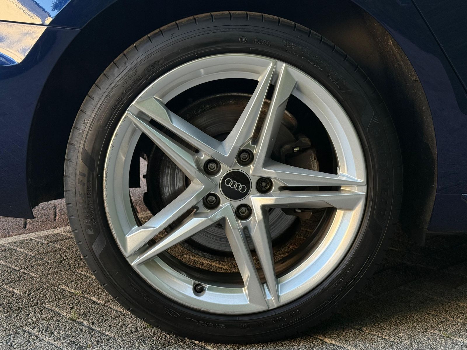 Fahrzeugabbildung Audi A4 Avant 40 TDI S-tr. S Line LED+NAV+KAM+SHZ+MFL
