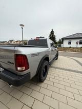 Dodge RAM - silberne Dodge RAM