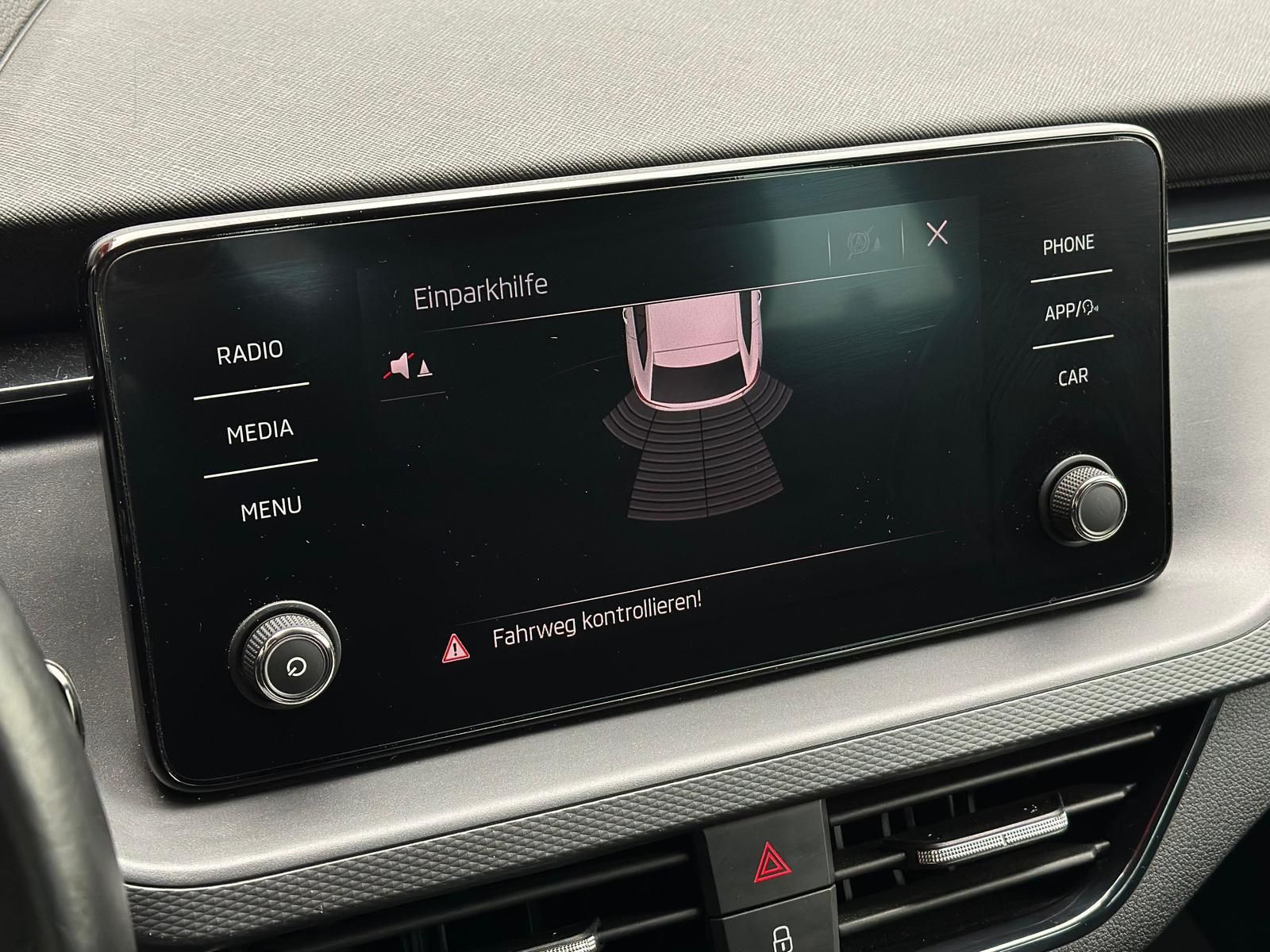 SKODA Scala 1.0TSI AMBITION* LED#PDC#SHZ#TEMP#SPUR#DAB - Image 20