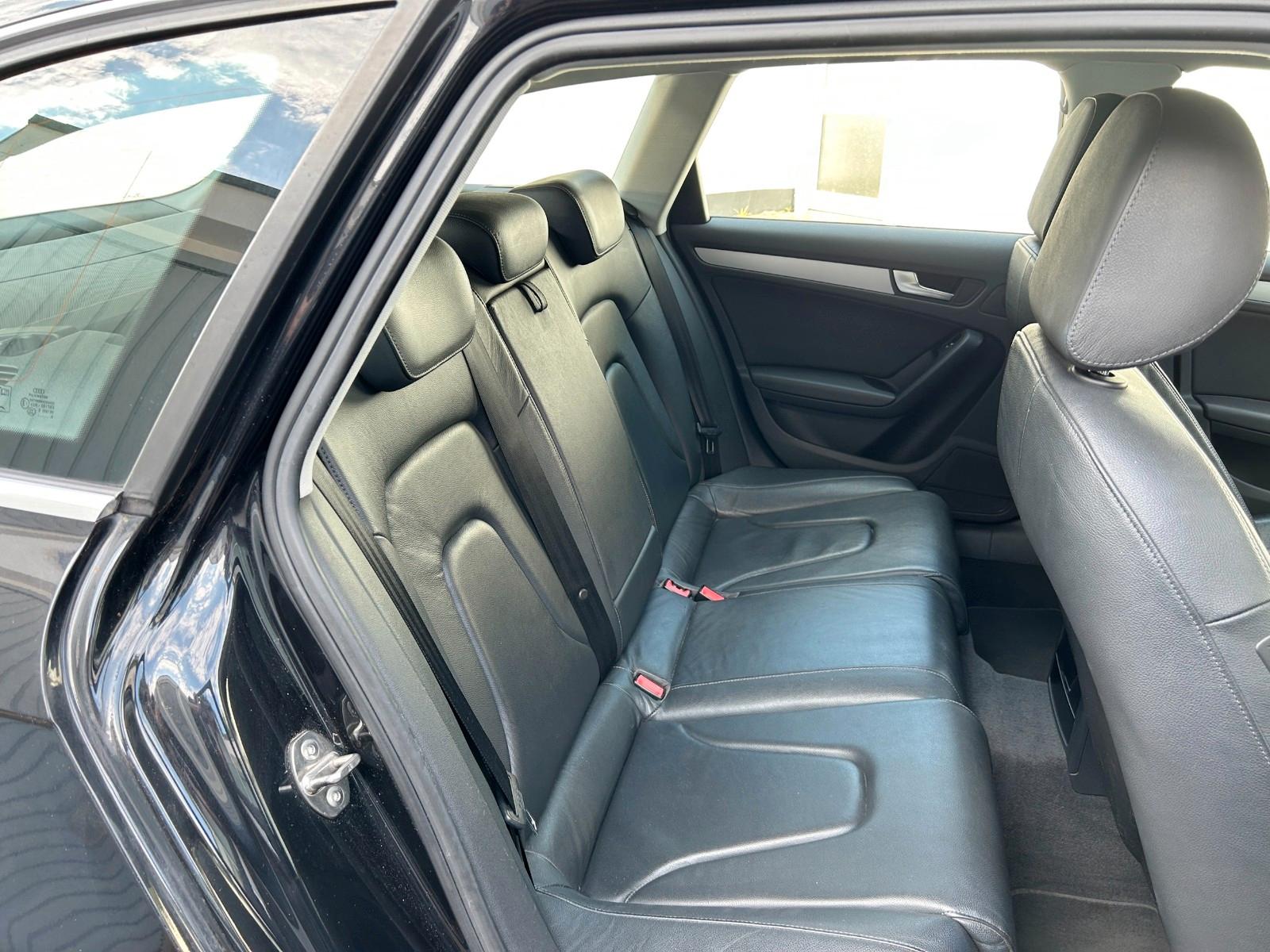 Audi A4 2009 — photo 35