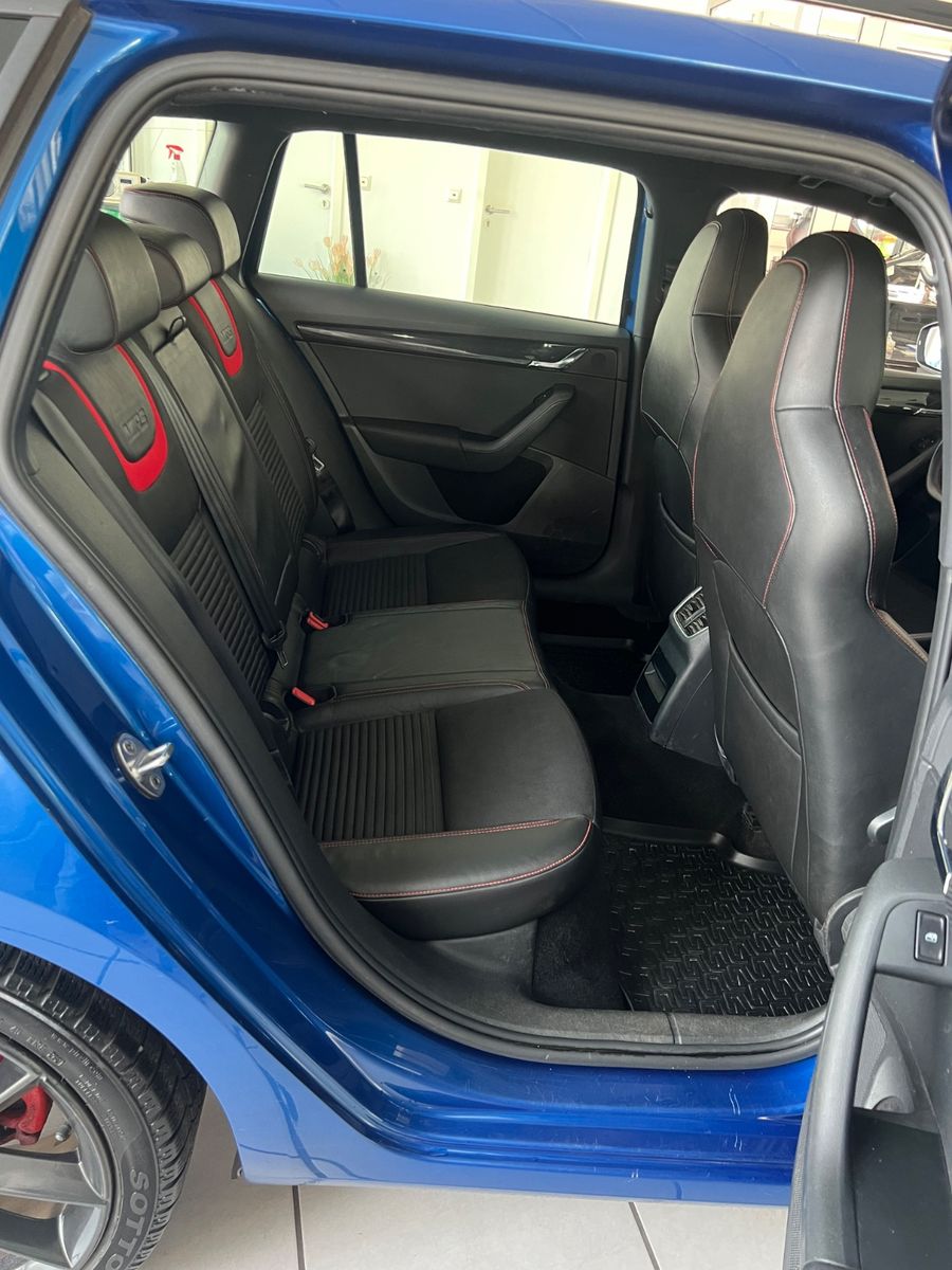 Fahrzeugabbildung SKODA Octavia Combi RS *RECARO*NAVI*