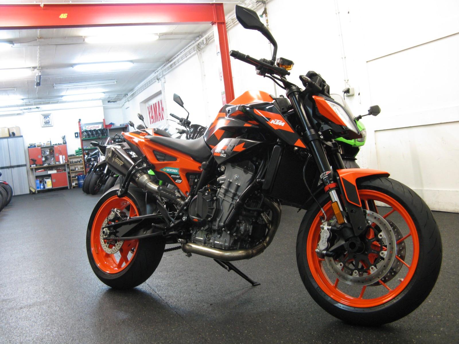 KTM 890 DUKE GP EDITION
