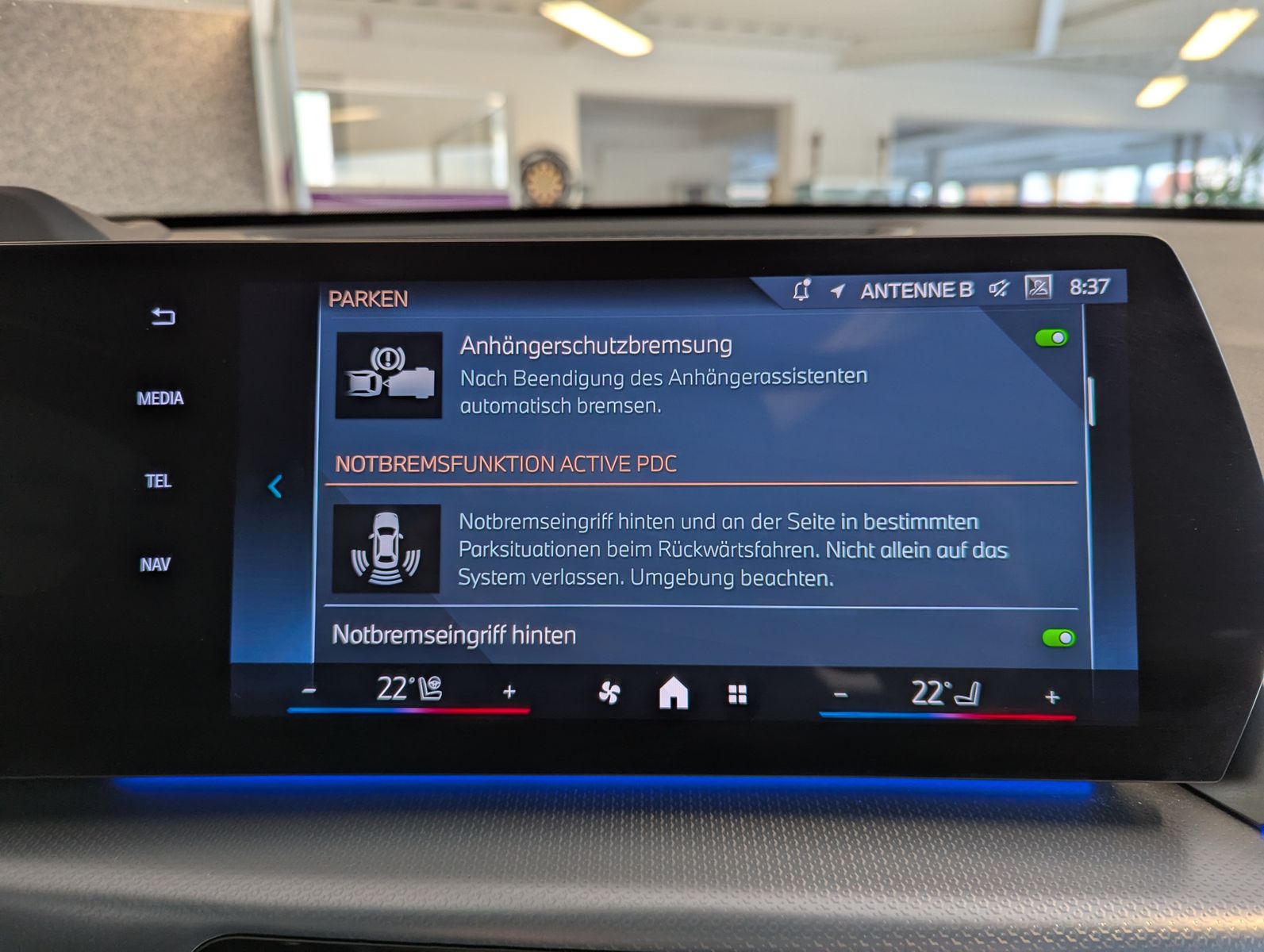 Fahrzeugabbildung BMW X1 23 i M-Sport Innovat.-Comfort-Paket Pano AHK