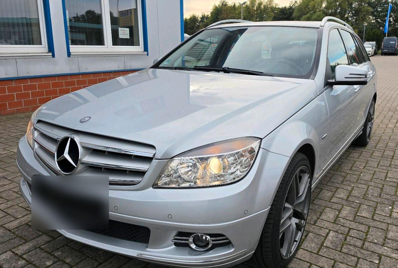 Mercedes-Benz C180 2010 — photo 11