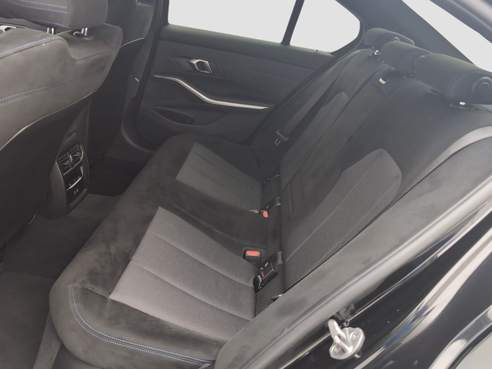 BMW 320 - Bild 11