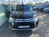 Mitsubishi Outlander Edition 2WD Mehrzonenklima SHZ Rückfah - Mitsubishi Outlander in Rostock