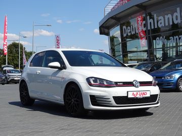 Volkswagen Golf - 6
