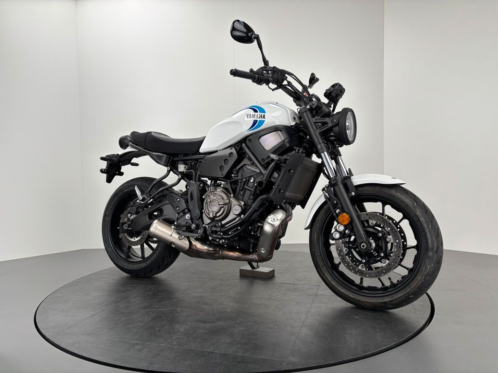 Fahrzeugabbildung Yamaha XSR 700 *SERVICE NEU *1. HAND *SCHECKHEFT