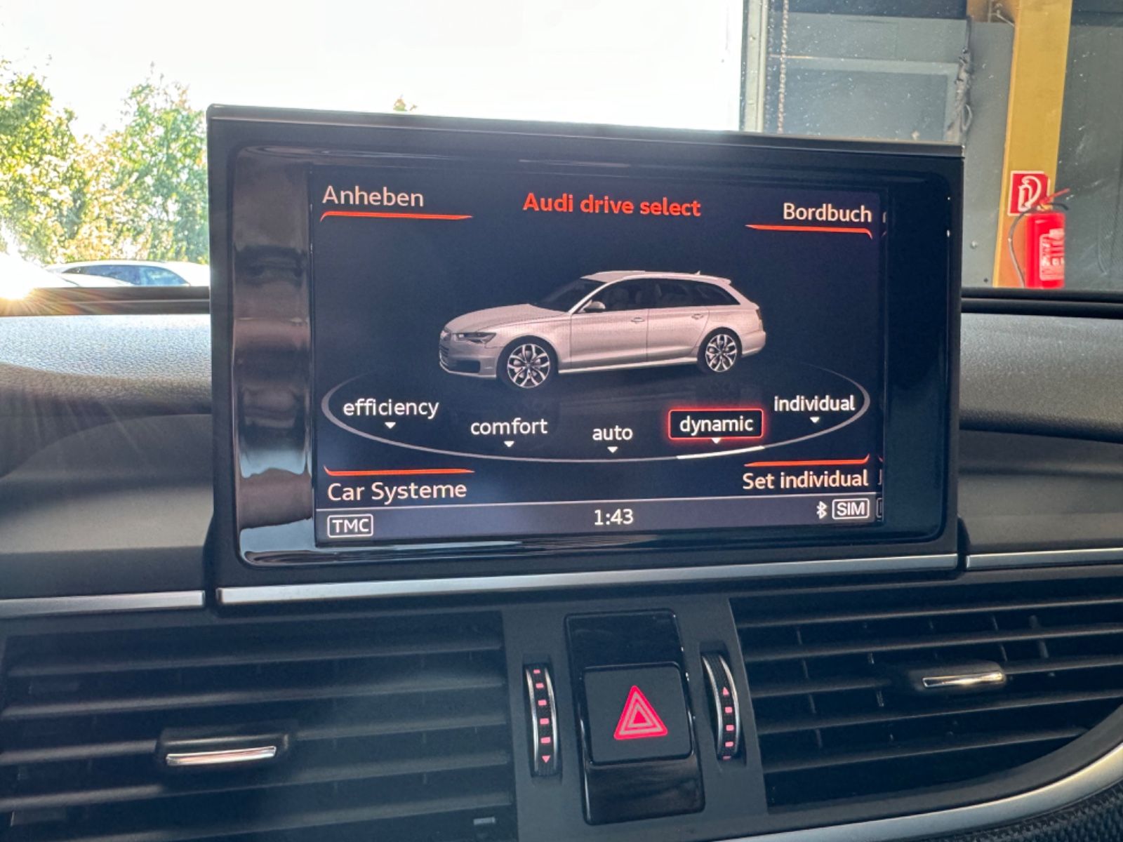 Fahrzeugabbildung Audi S6 Avant 4.0 TFSI quattro/RS-SITZE/CARBON/KAMERA