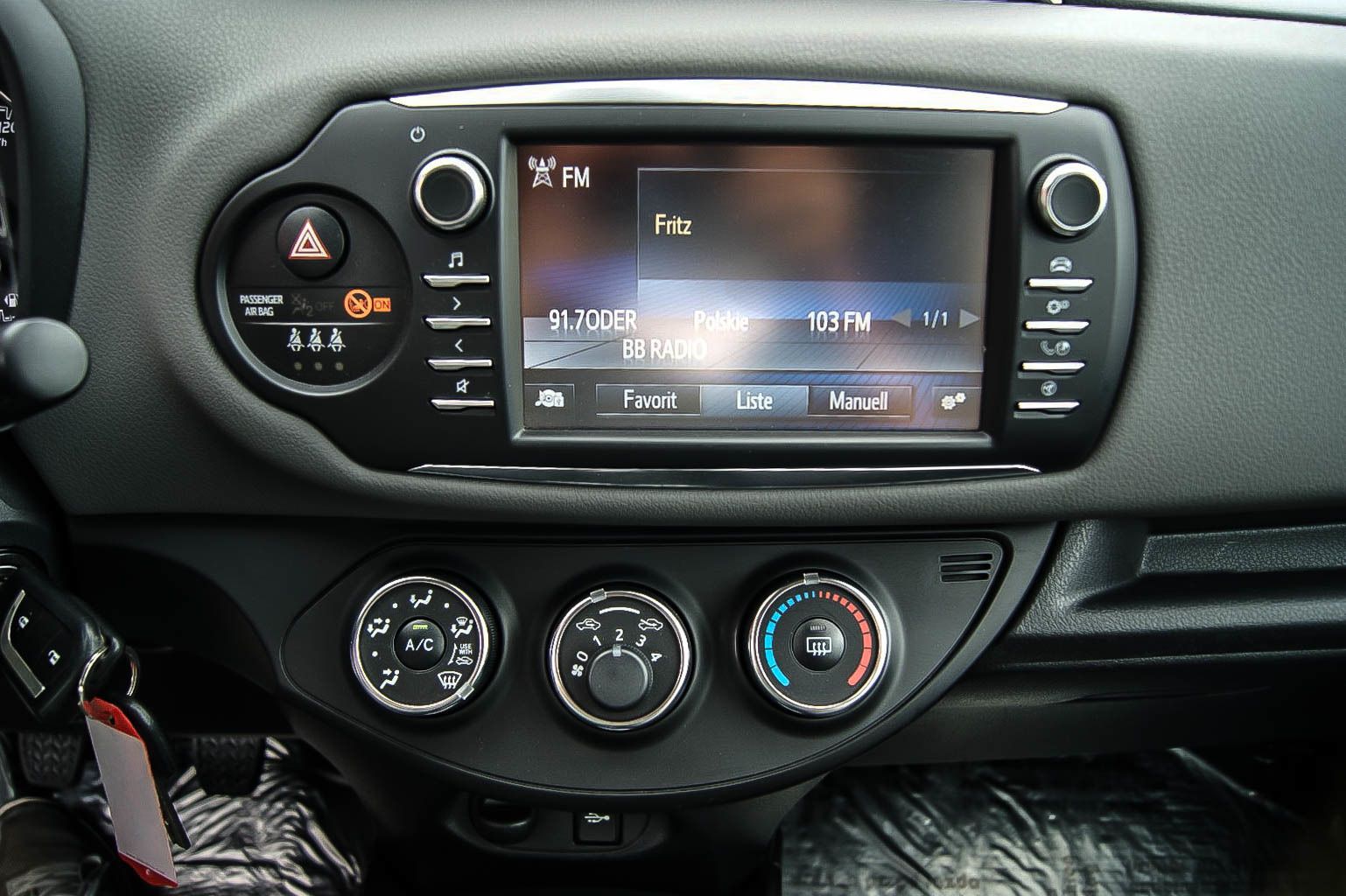 Fahrzeugabbildung Toyota Yaris 1.0 VVT-i Comfort KAMERA KLIMA SPURASSIST