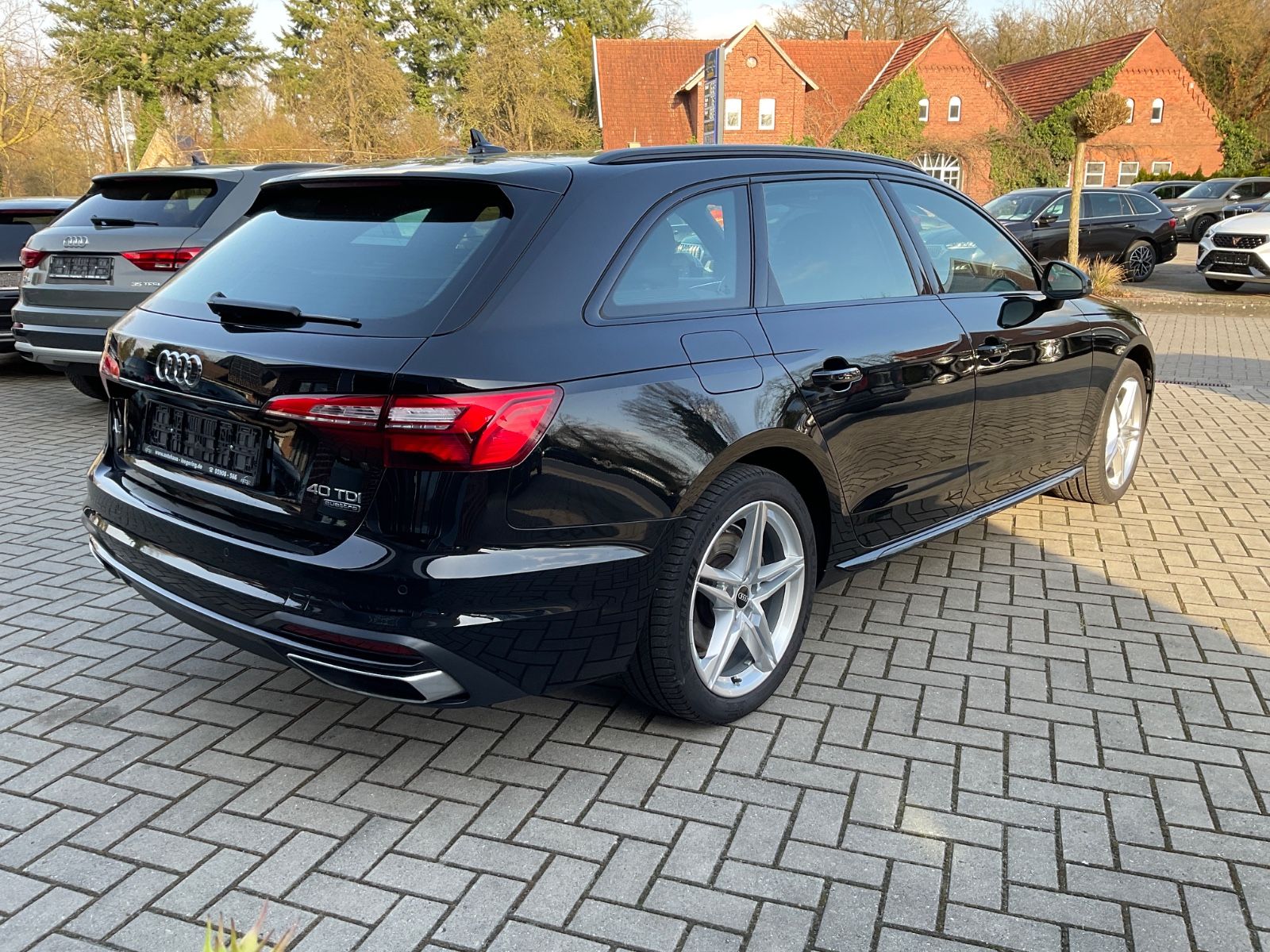 Fahrzeugabbildung Audi A4 Avant 40 TDI S tr. quattro,Kamera,Leder,ACC