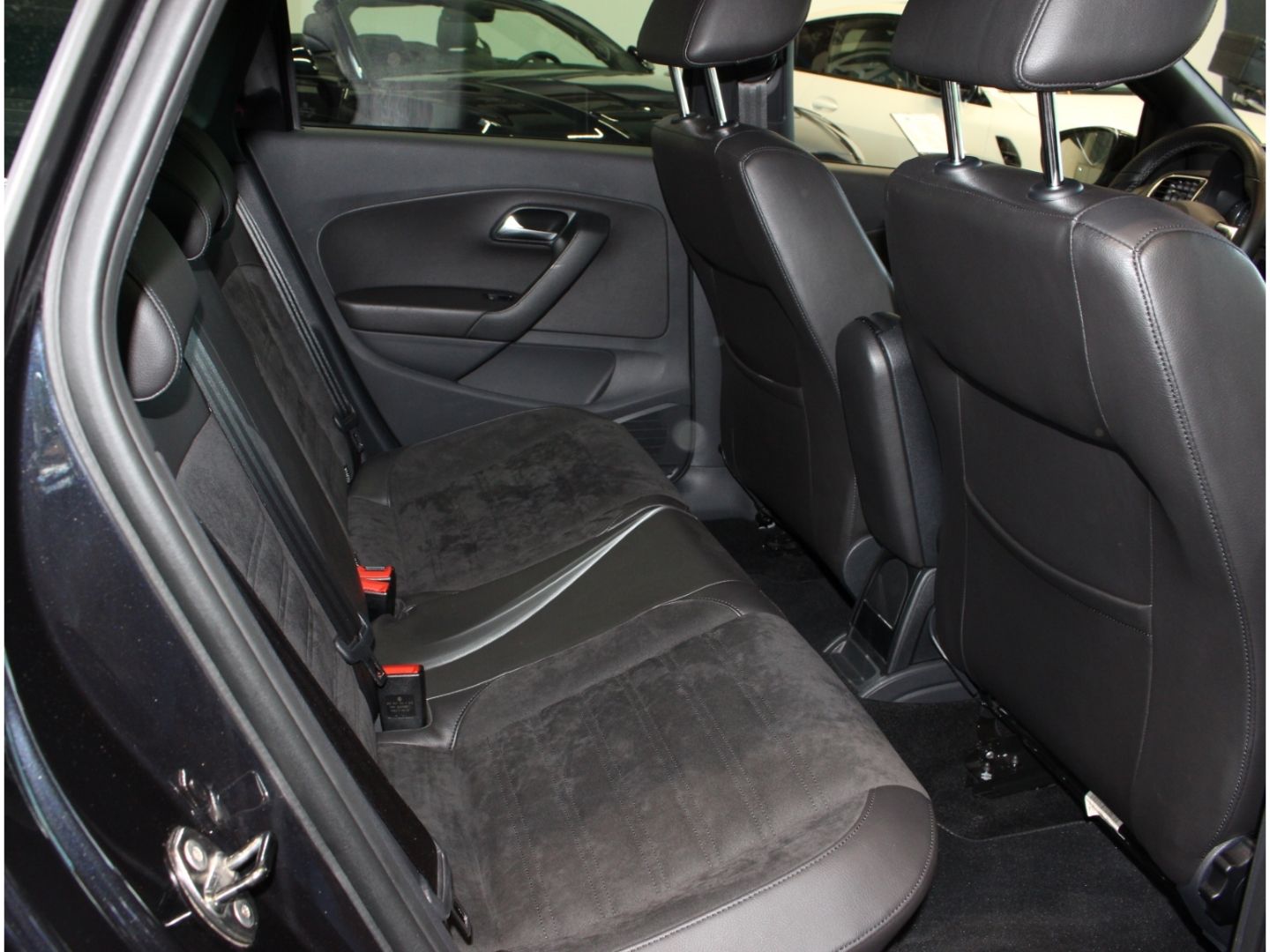 Fahrzeugabbildung Volkswagen Polo V BlueGT 1.4 TSI Klima+ Sitzh+Sportfahrwerk