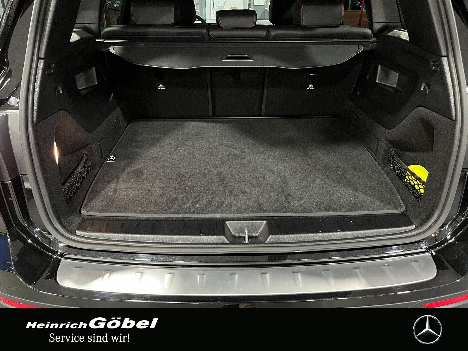 Fahrzeugabbildung Mercedes-Benz GLB 35 4M PANO+HUD+2xNIGHT.P+360°+MEMORY+MULTIB.