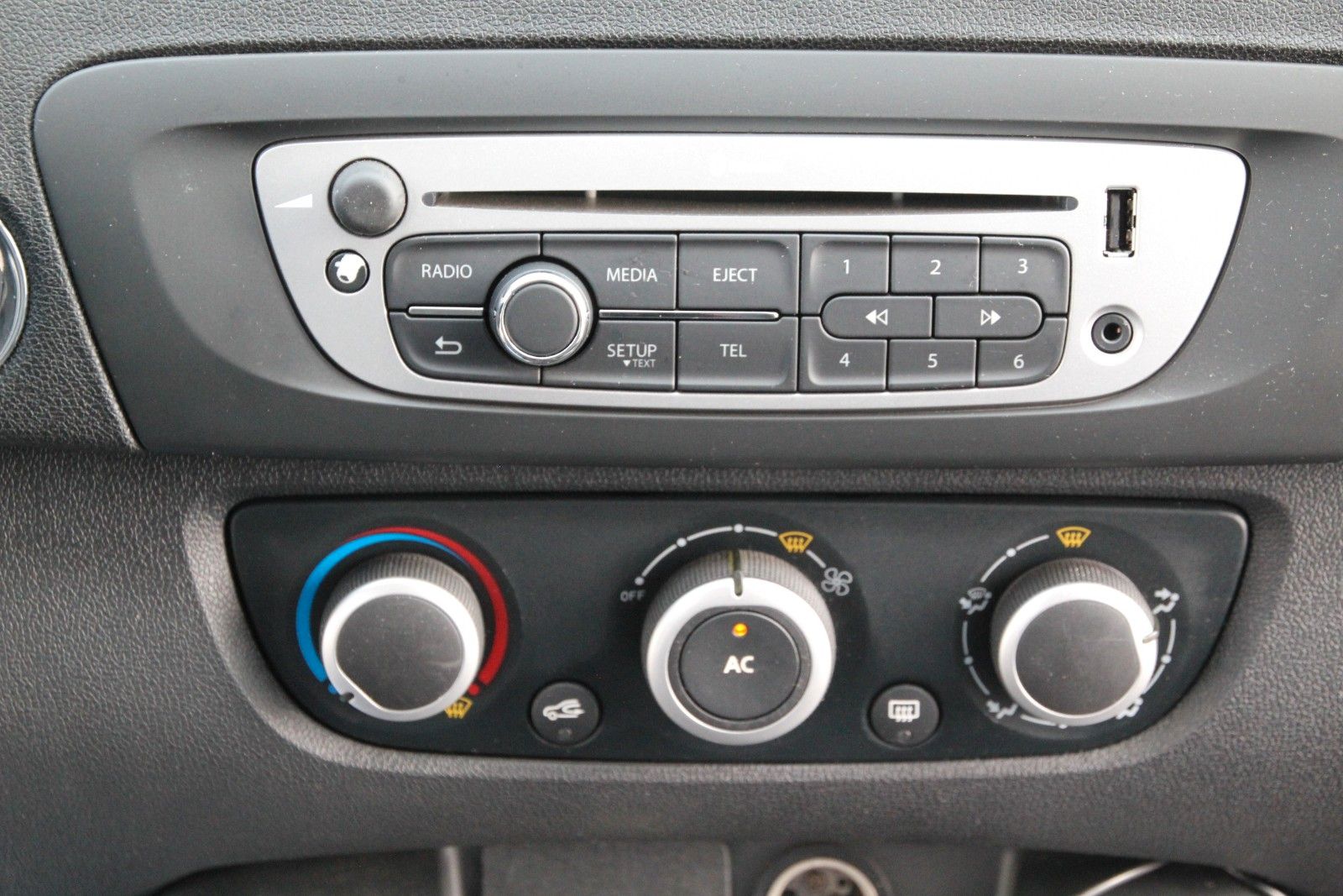 Fahrzeugabbildung Renault Scenic III TomTom Edition