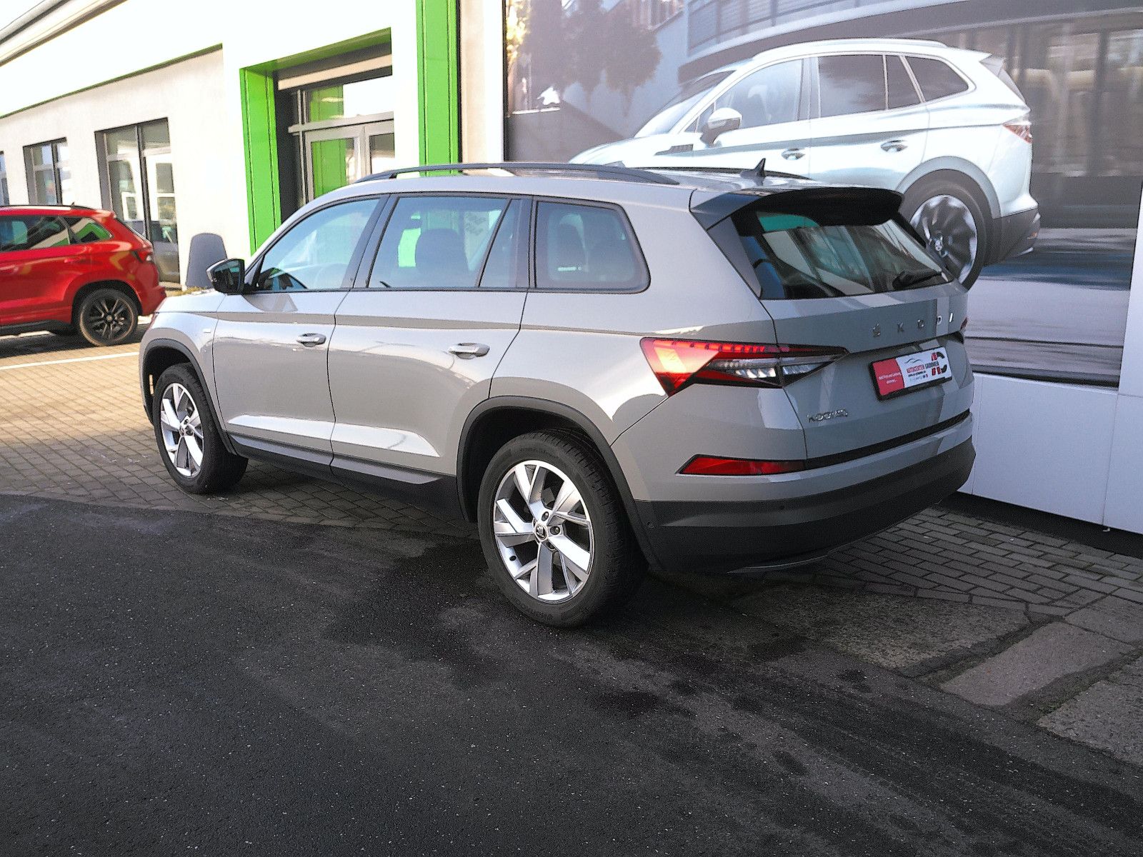 Fahrzeugabbildung SKODA Kodiaq Clever 1.5 TSI LED DSG Navi AHK