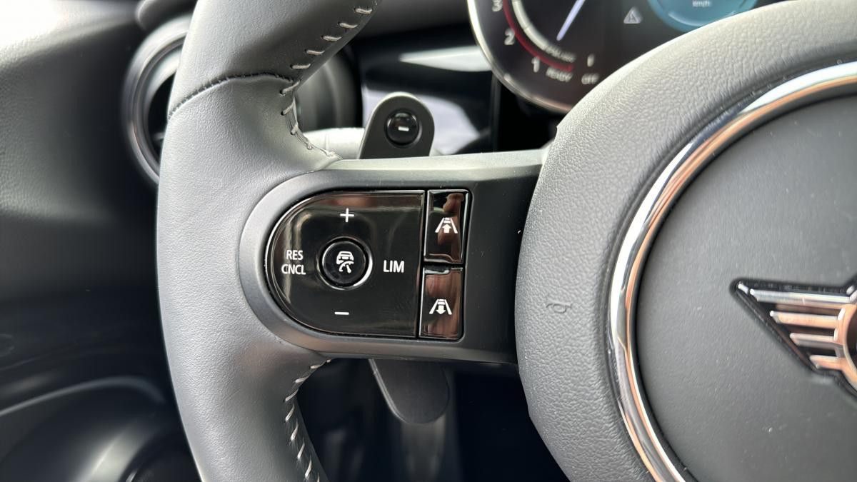 Fahrzeugabbildung MINI John Cooper Works 231 PS/PANO/SHZ/LED/PDC etc.