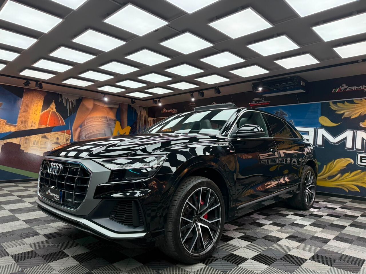 Audi Q8 - 1