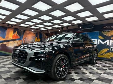 Audi Q8 - 1