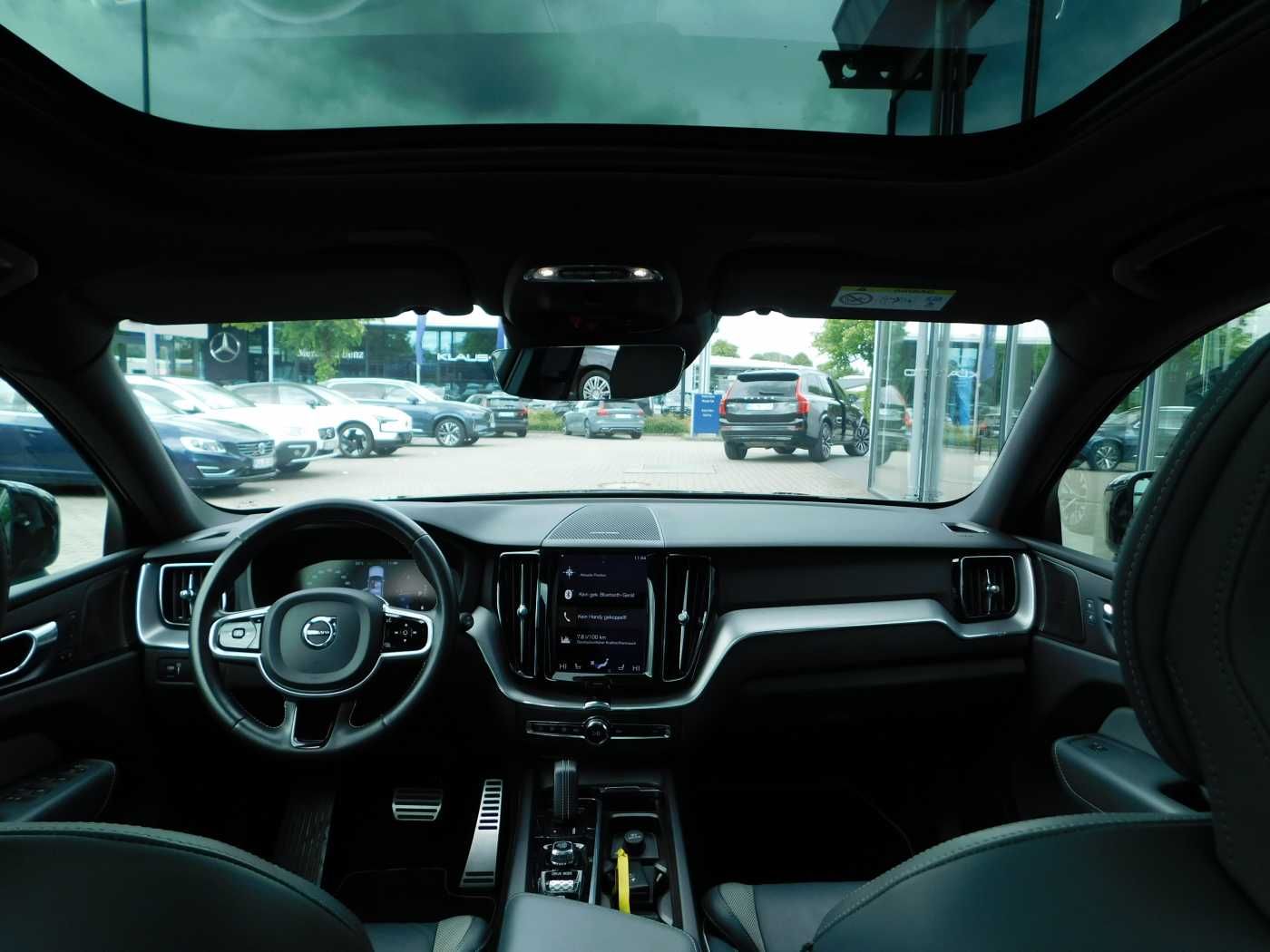 Fahrzeugabbildung Volvo XC60 Diesel B4 D AWD R-Design '21'-Zoll, AHK, PA