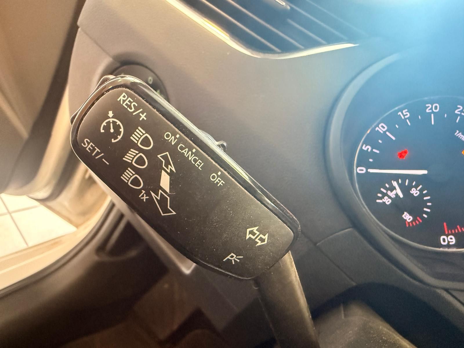 Fahrzeugabbildung SKODA Octavia Combi Ambition/ 1.HAND / NAVI/KLIMA/