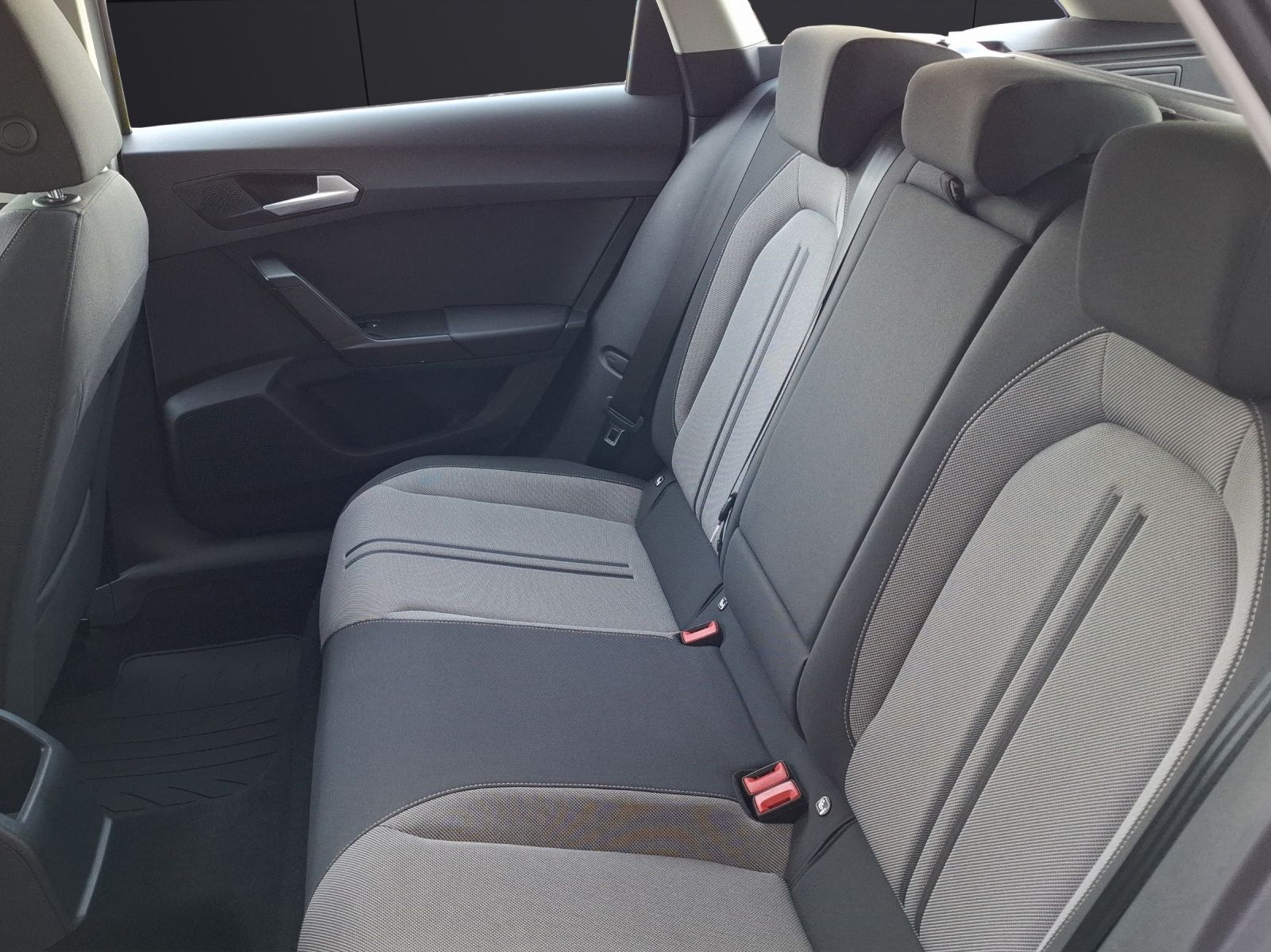 Fahrzeugabbildung SEAT Leon ST TSI Style LED AHK Navi AID GRA SHZ Park-