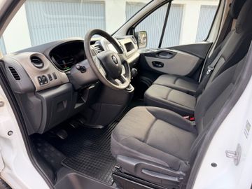 Renault Trafic - 8