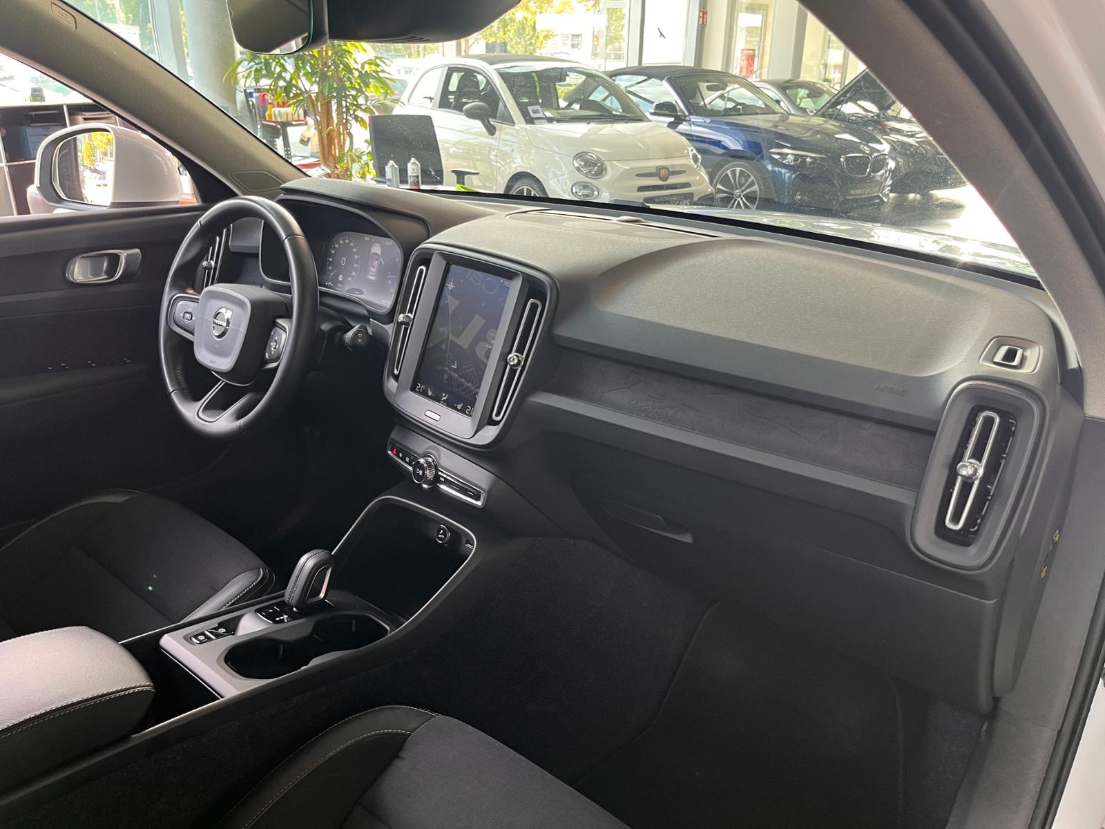Volvo XC40 AWD AHK LED NAVI ALU
