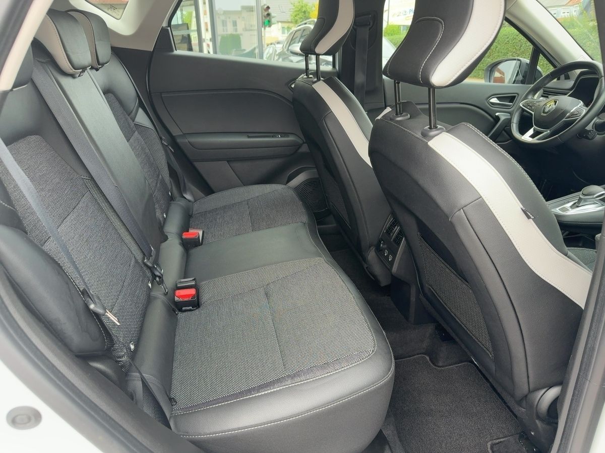 Fahrzeugabbildung Renault Captur INTENS E-TECH Plug-in 160 LKHZ ACC Kamera