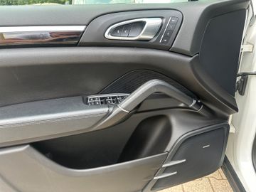 Porsche Cayenne - 12