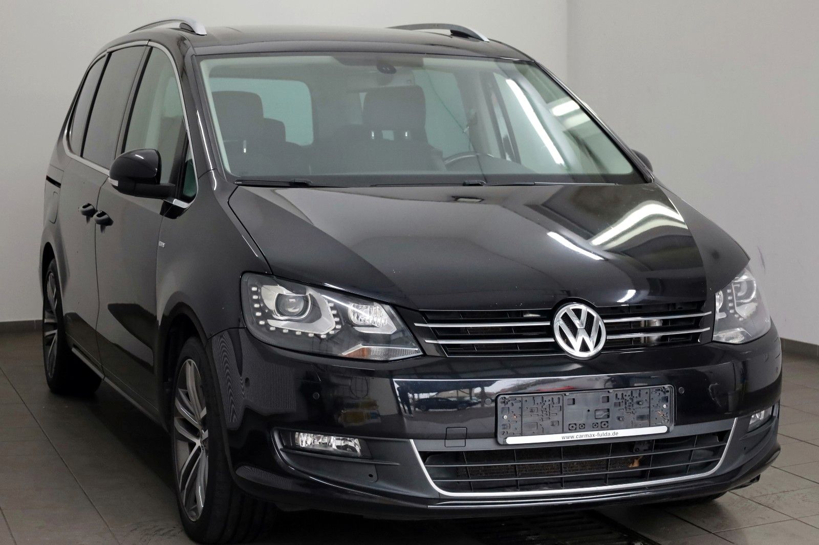 Fahrzeugabbildung Volkswagen Sharan Cup BMT 7 Si.,Navi,Xenon,SH,PDC,AHK,SR+WR