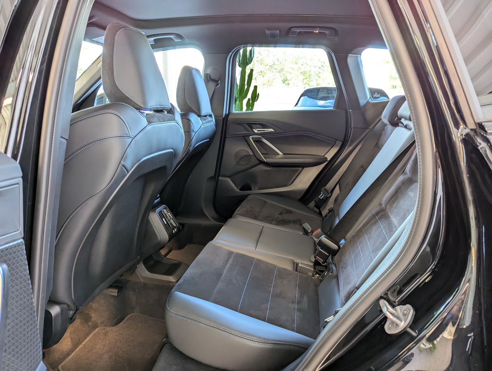 BMW X1 18 d M-Sport Pano Premium-Travel-Paket AHK - Image 13