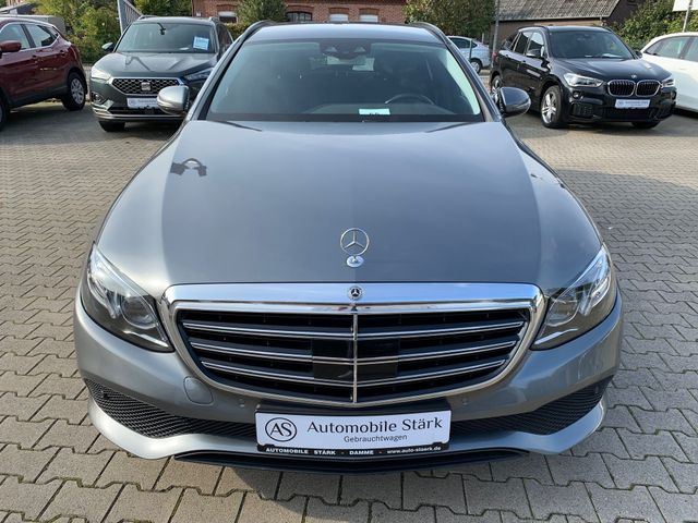 Fahrzeugabbildung Mercedes-Benz E 220  Td Multibeam+Comand+Distronic+Standh.+AHK