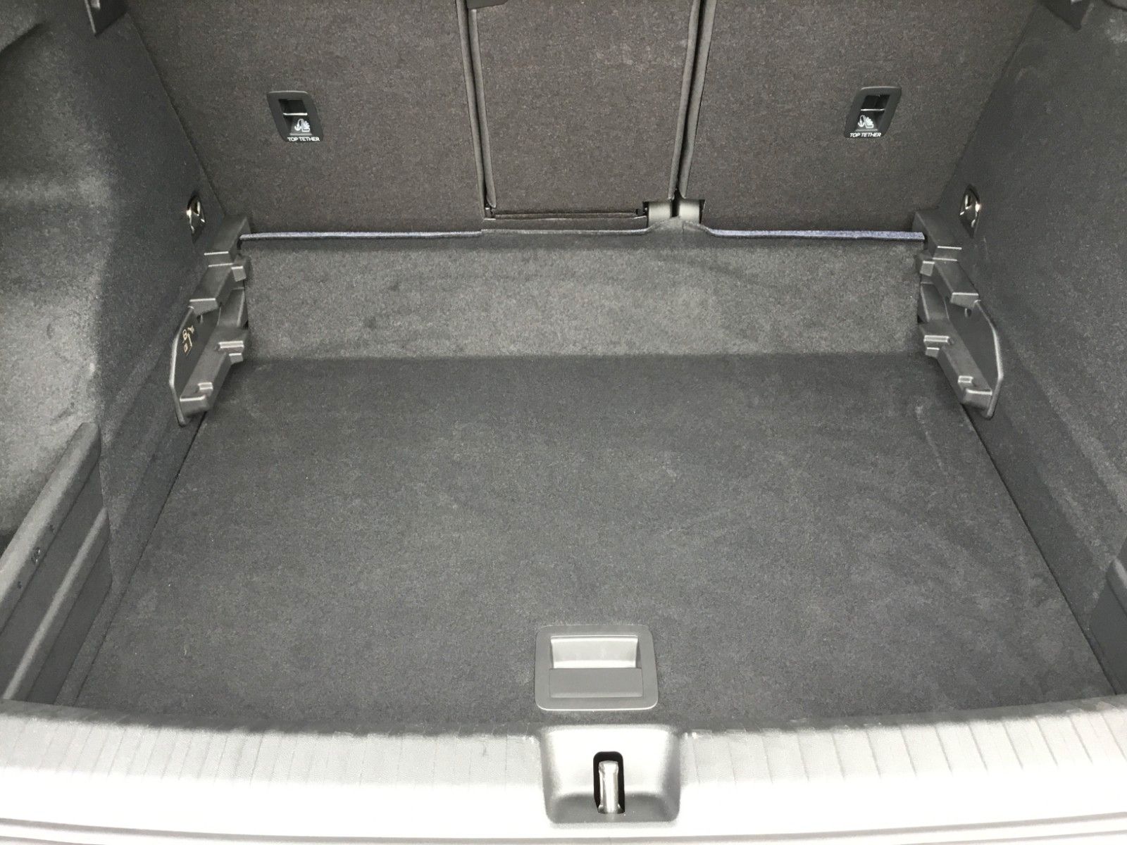 Fahrzeugabbildung CUPRA Terramar 2.0 TSI DSG 4Drive+Matrix+AHK+Pano+360°