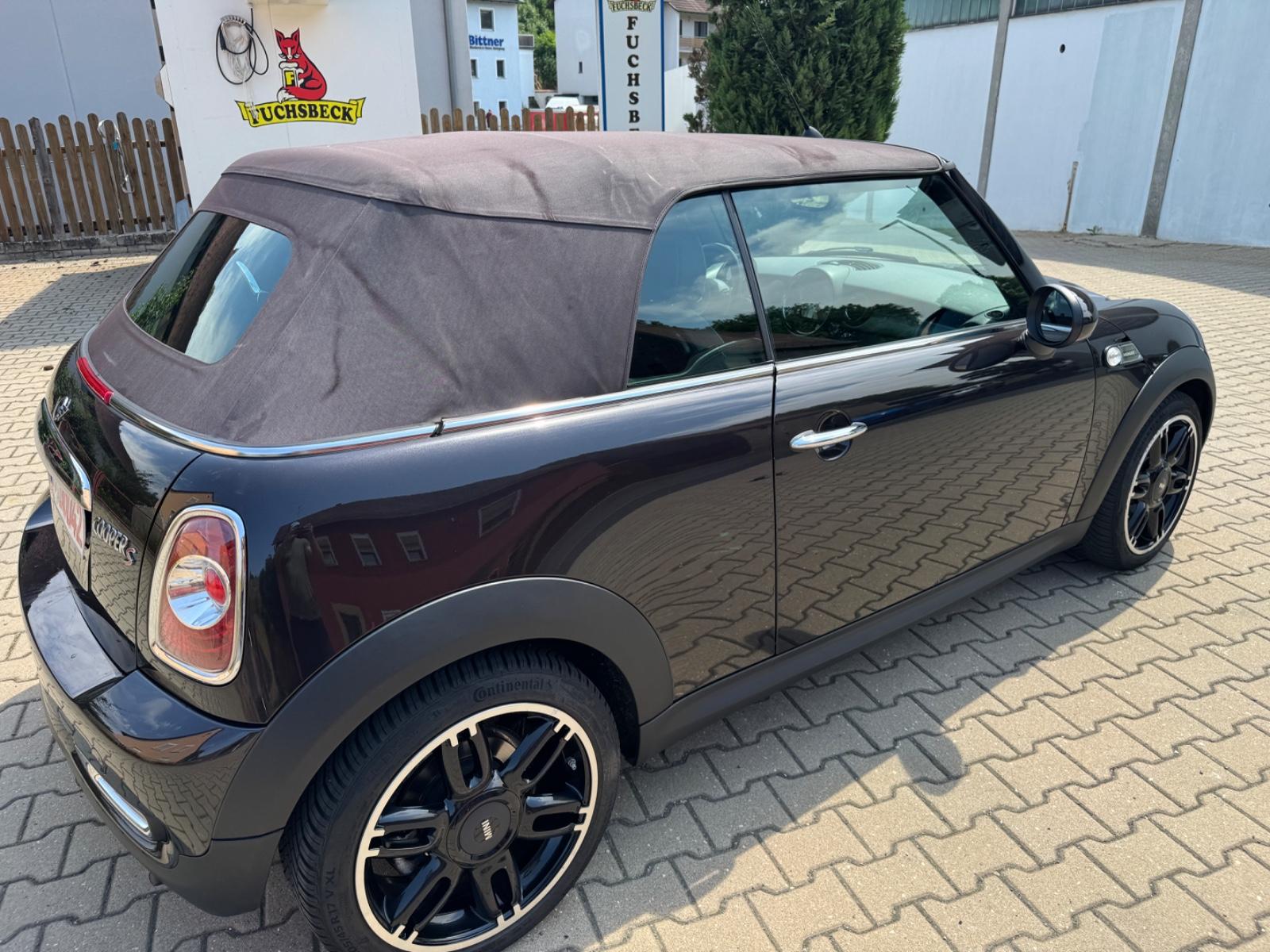 MINI Cooper S Cabrio Highgate Leder Bi-Xenon PDC Temp