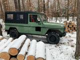 Mercedes-Benz G 230 - Mercedes-Benz G 230 mit Benzin-Antrieb: Geländewagen
