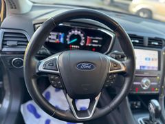 Fahrzeugabbildung Ford Mondeo Hybrid Titanium LED Spur Automatik Kamera