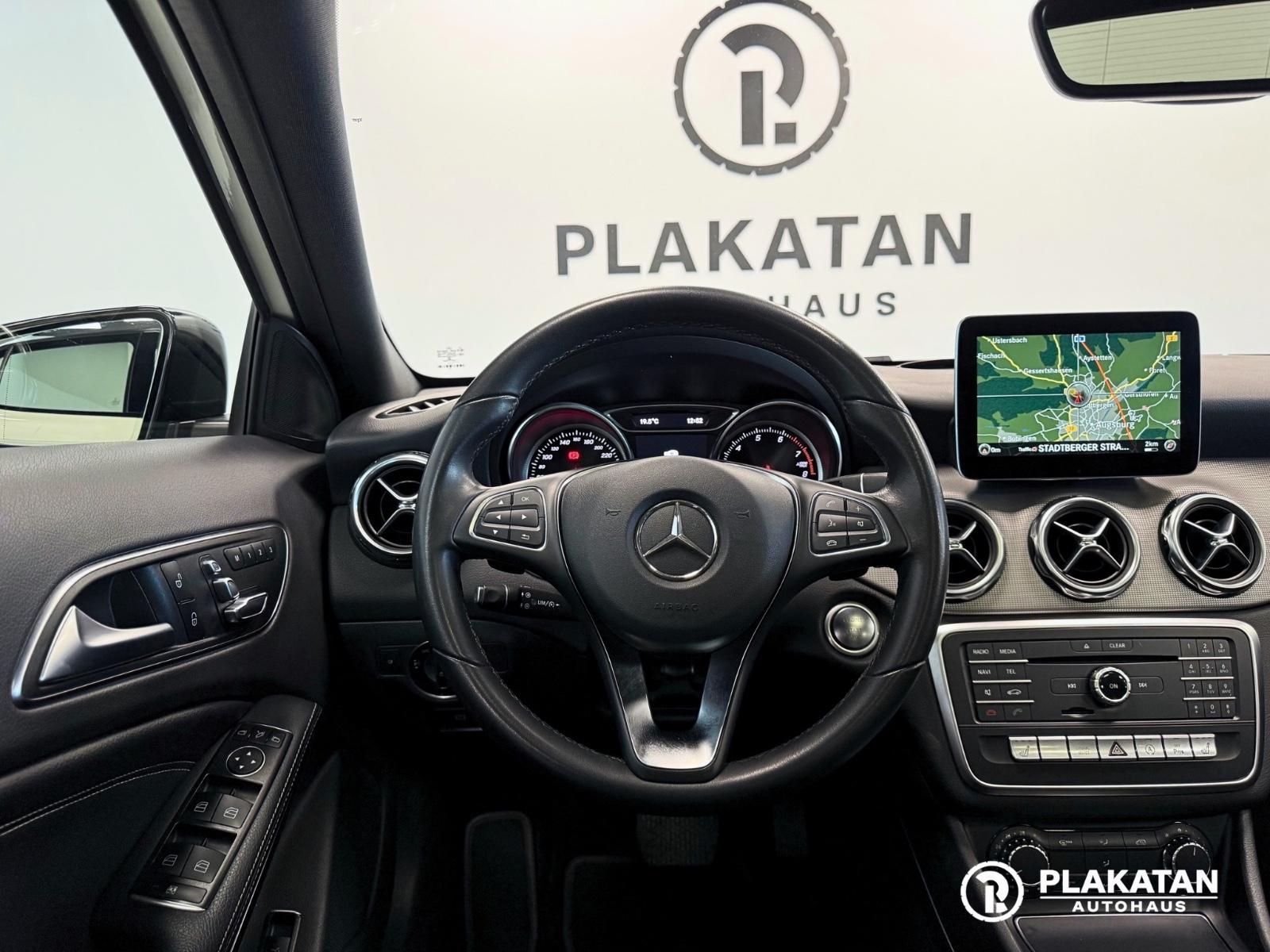 Mercedes-Benz GLA 200 AMG Night Packet Panorama Memory