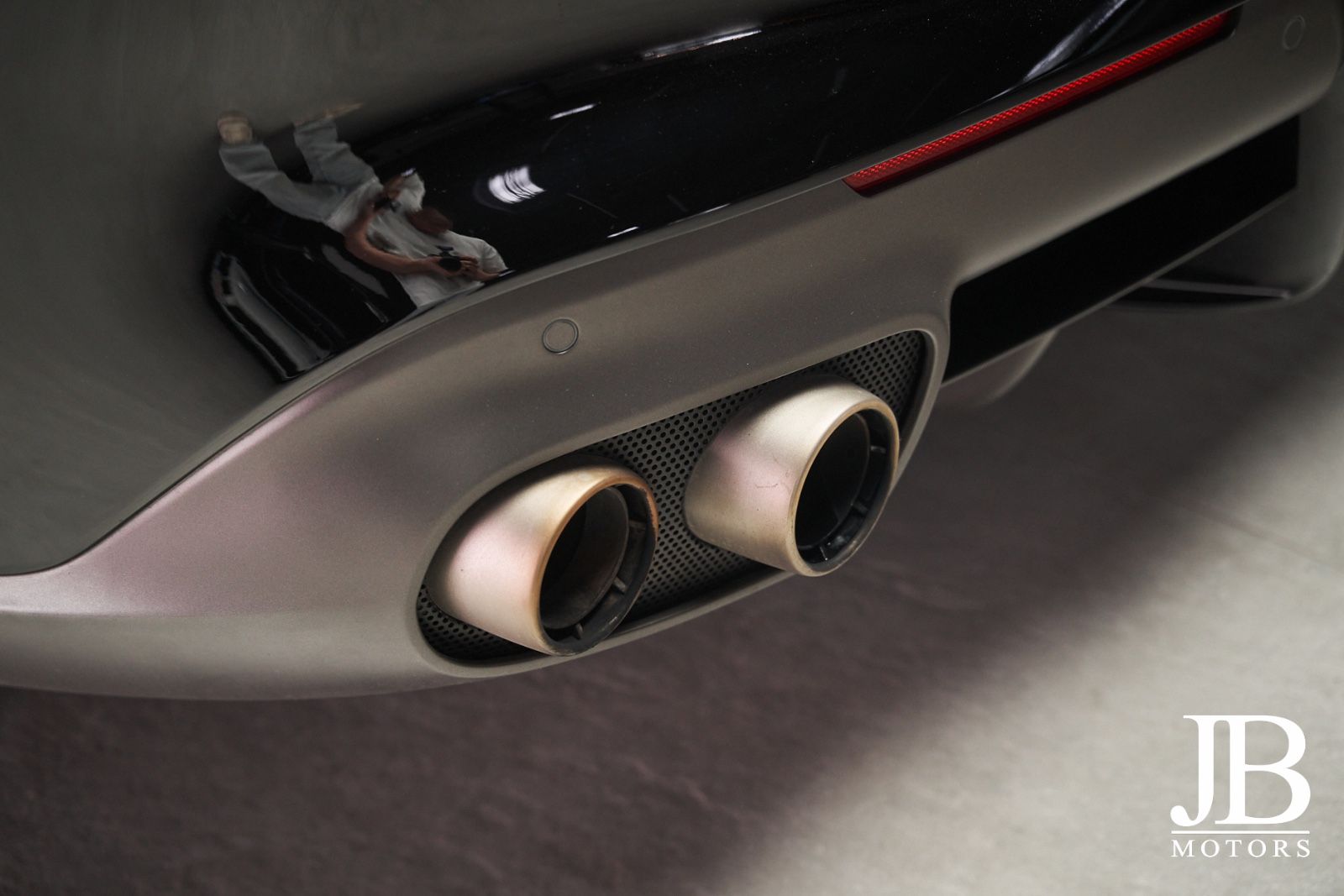 Fahrzeugabbildung Ferrari F12 Carbon Lift LED JBL Kamera Electric Seats