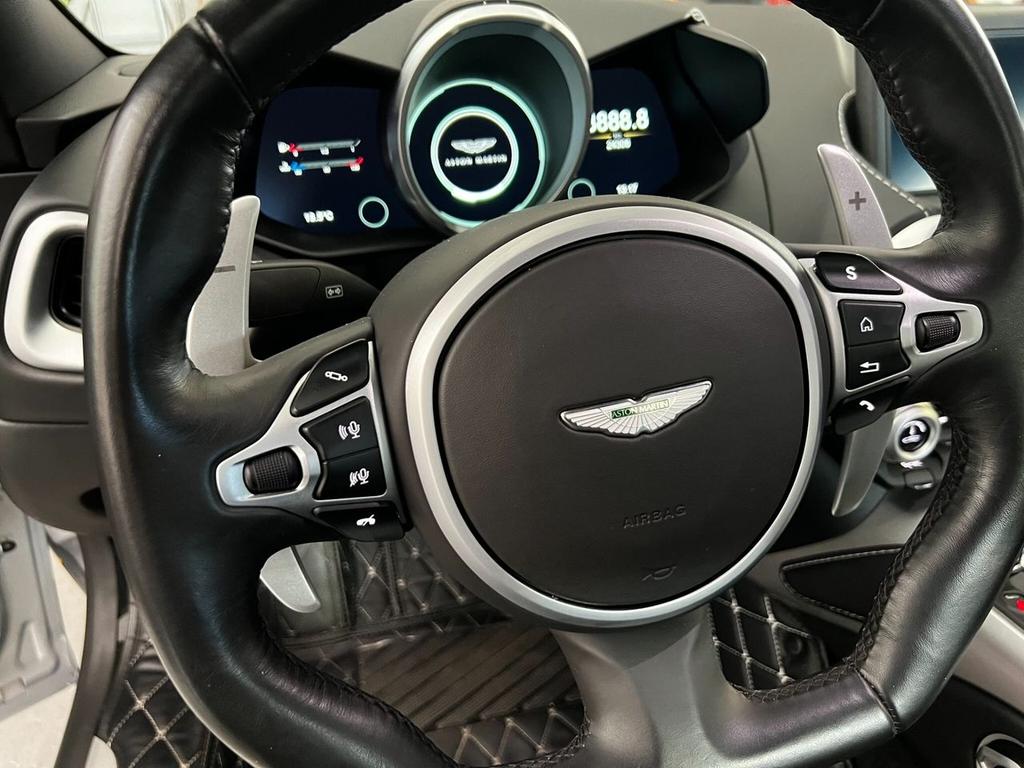 Aston Martin V8 Vantage