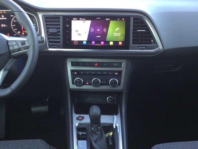 Fahrzeugabbildung SEAT Ateca TSI Xperience DSG LED AHK Navi AID ACC RFK