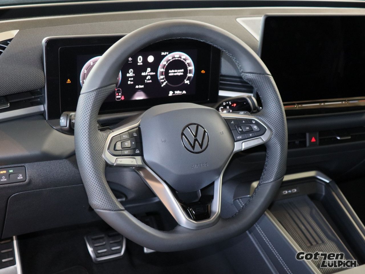 Fahrzeugabbildung Volkswagen T-Roc R-Line 1,5TSI LED-Matrix AHK DSG Navi Easy
