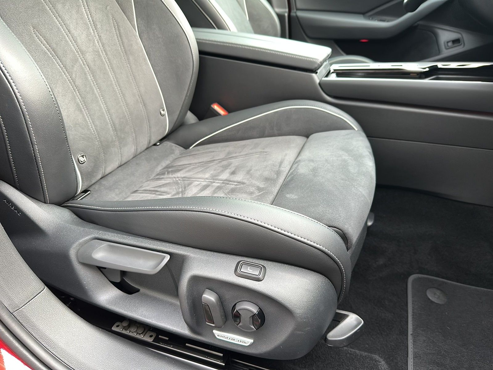 Volkswagen Passat Variant 2.0 TDI Elegance Navi Pano StaHz foto 20