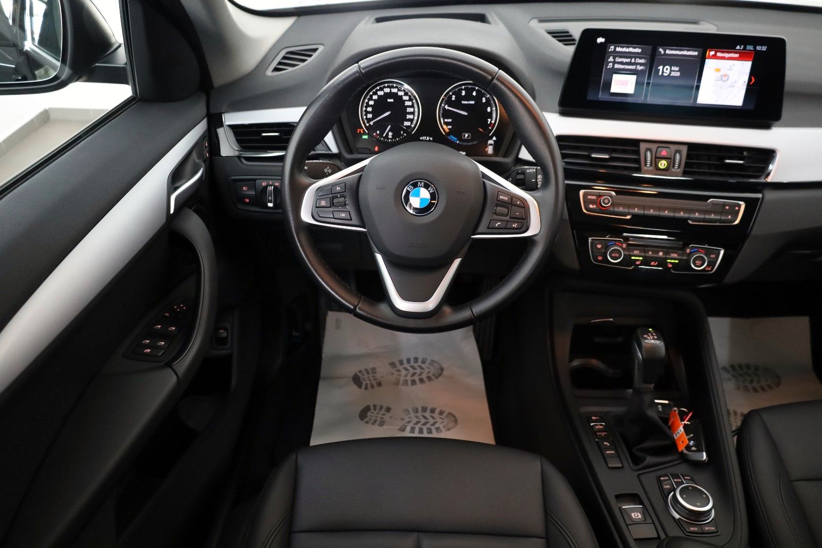 Fahrzeugabbildung BMW X1 xDrive 25e Advantage Leder,Navi,LED,Kamer,HUD