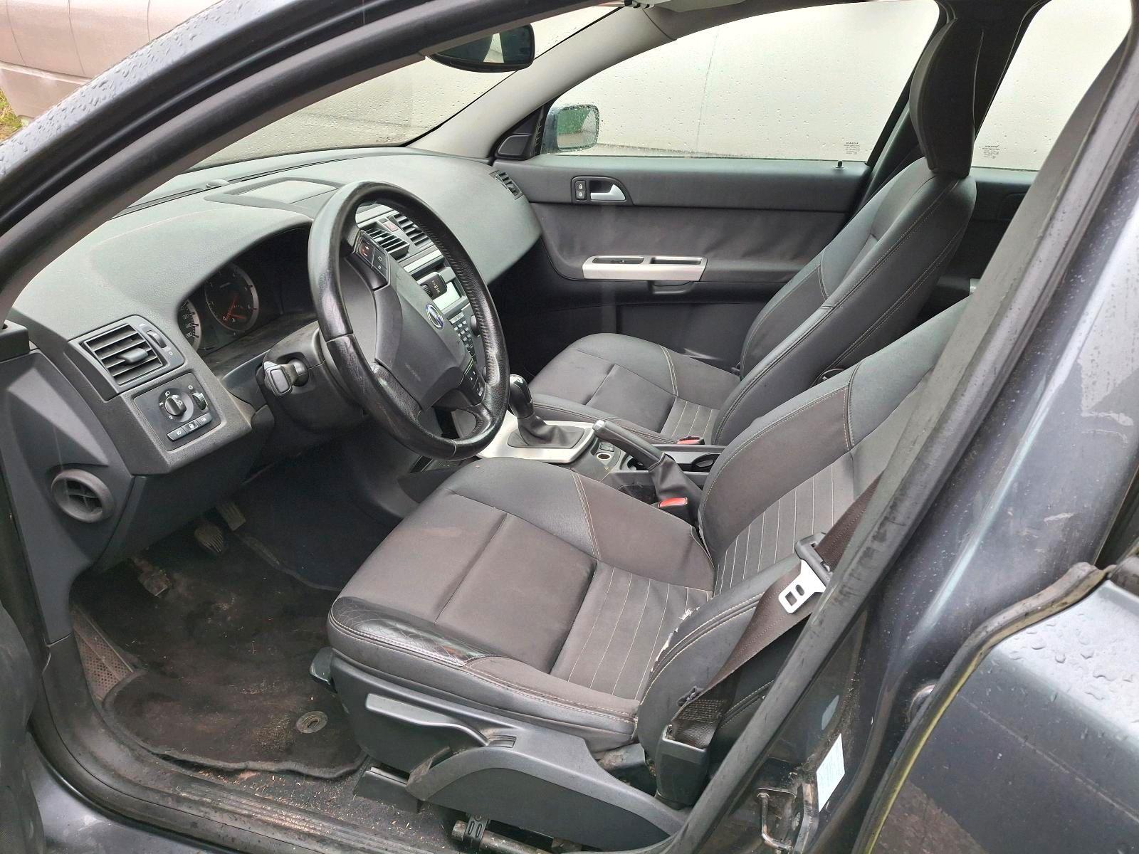 Volvo V50 2005 — photo 5